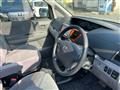 2005 Toyota Noah
