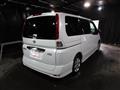 2009 Nissan Serena