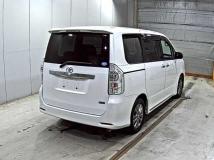 2012 Toyota Voxy