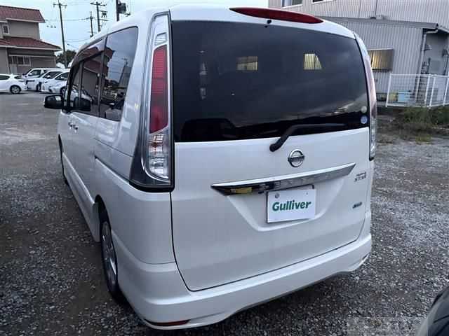 2011 Nissan Serena