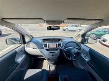 2005 Toyota Voxy