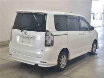 2010 Toyota Voxy