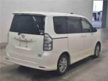 2011 Toyota Voxy