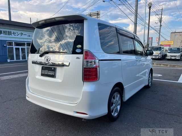 2007 Toyota Noah