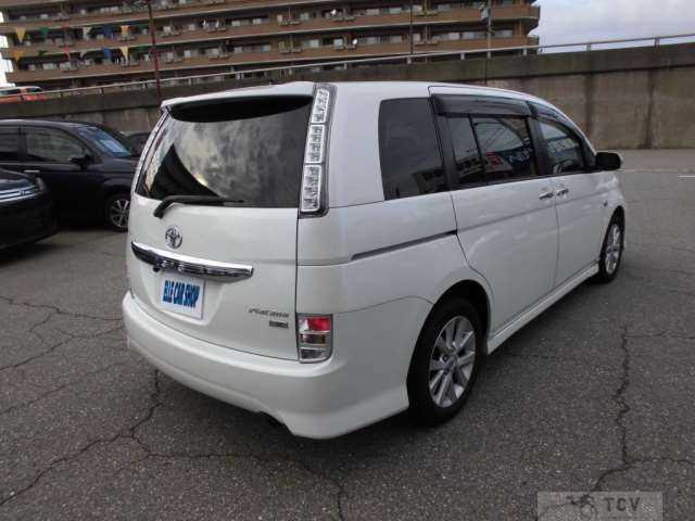 2011 Toyota Isis