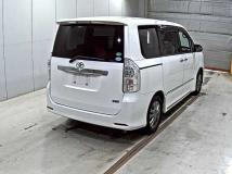 2013 Toyota Voxy