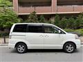 2004 Toyota Voxy