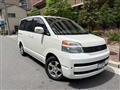 2004 Toyota Voxy