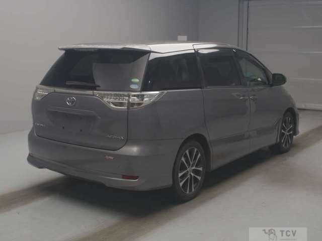 2013 Toyota Estima