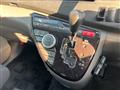 2004 Toyota Isis