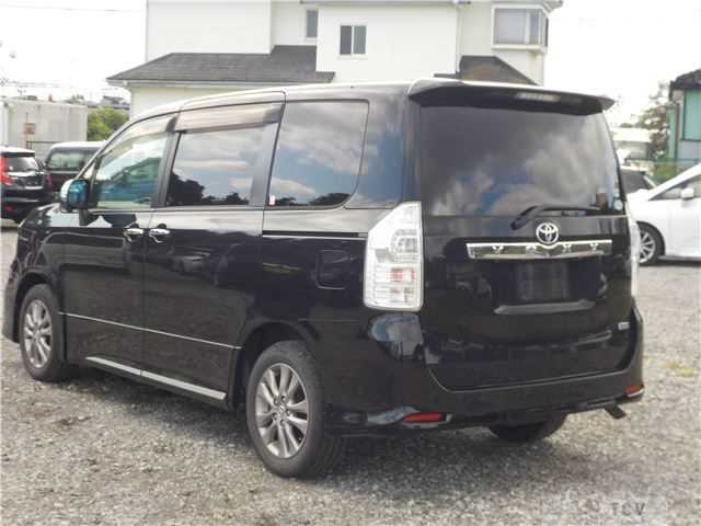 2012 Toyota Voxy