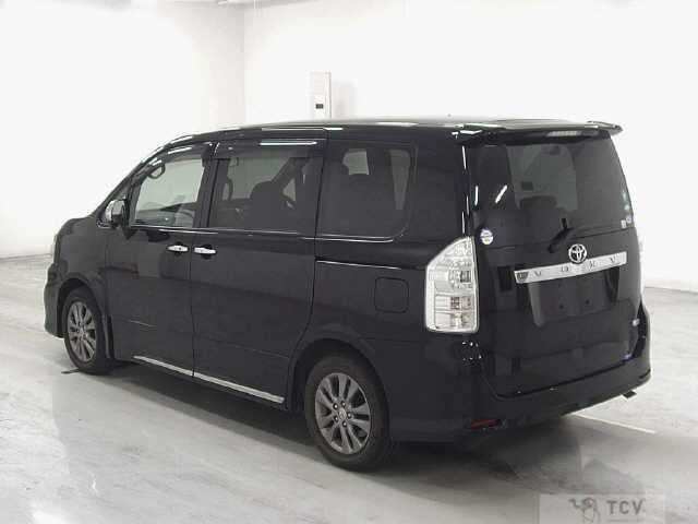 2013 Toyota Voxy
