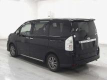 2013 Toyota Voxy