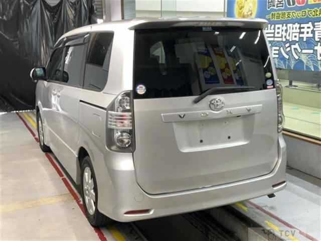 2008 Toyota Voxy
