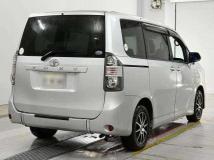 2009 Toyota Voxy