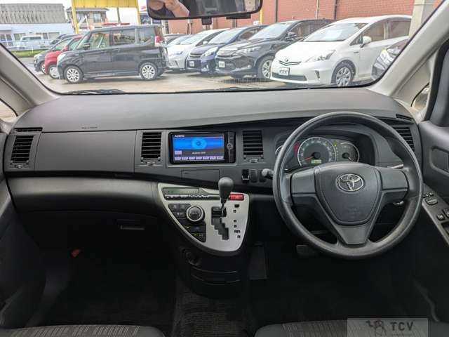 2012 Toyota Isis