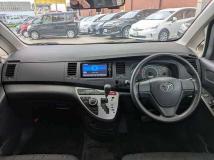 2012 Toyota Isis