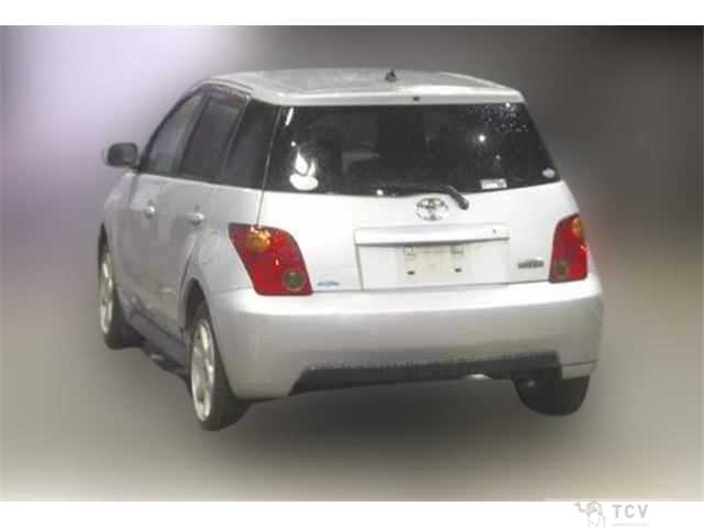 2004 Toyota IST