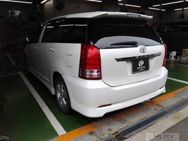2005 Toyota Wish