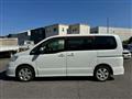 2009 Nissan Serena