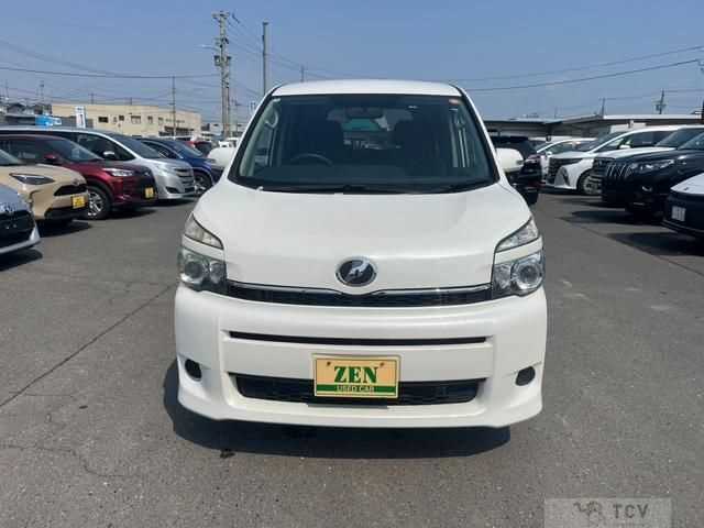 2010 Toyota Voxy
