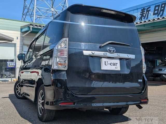 2010 Toyota Voxy
