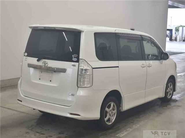 2010 Toyota Noah