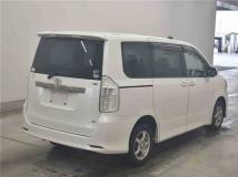 2010 Toyota Noah