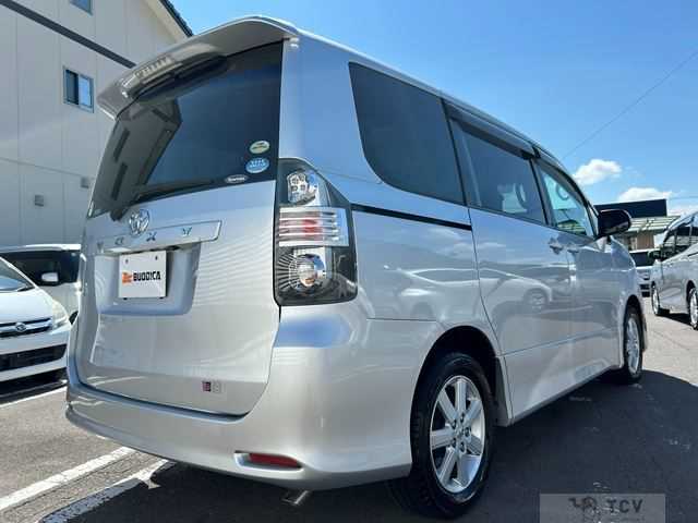2009 Toyota Voxy
