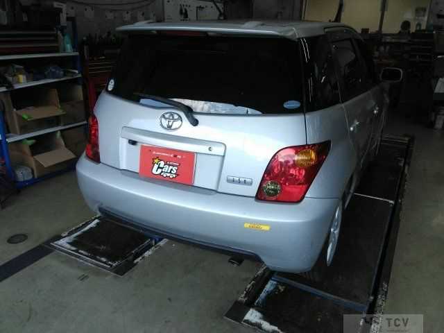 2003 Toyota IST