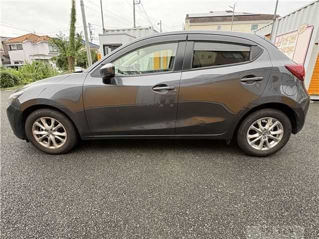 2016 Mazda Demio