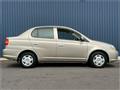 2004 Toyota Platz