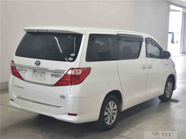 2013 Toyota Alphard Hybrid