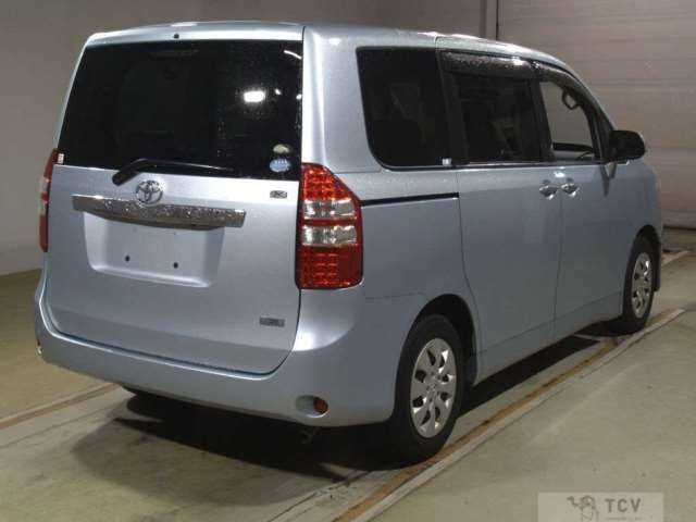 2012 Toyota Noah