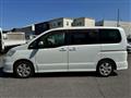 2009 Nissan Serena