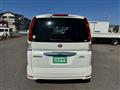 2009 Nissan Serena