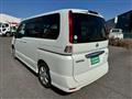 2009 Nissan Serena