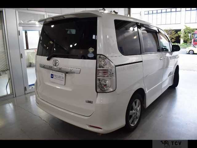 2010 Toyota Voxy