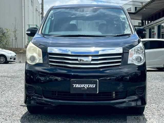2013 Toyota Noah