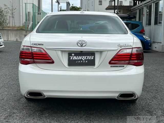 2012 Toyota Crown