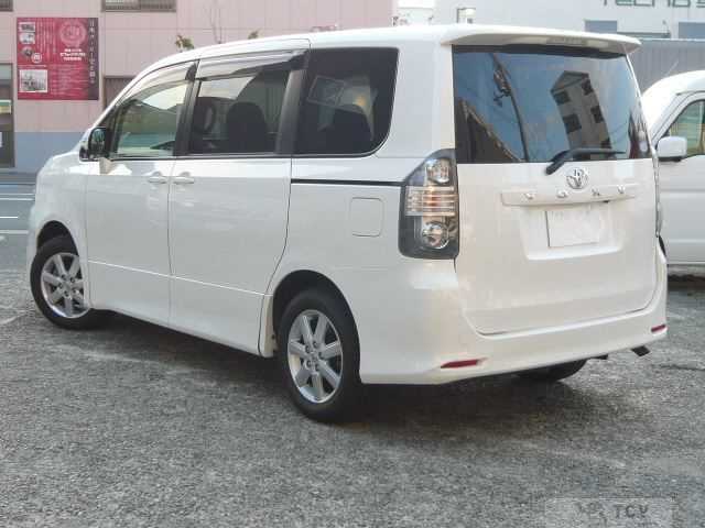 2009 Toyota Voxy