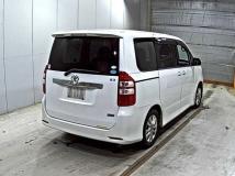2010 Toyota Noah