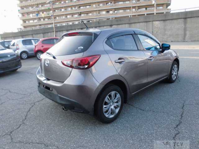 2016 Mazda Demio
