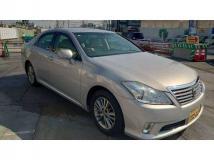 2013 Toyota Crown