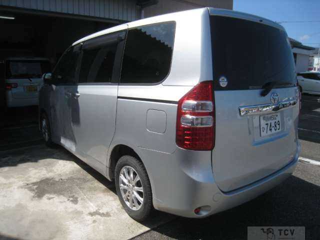 2012 Toyota Noah