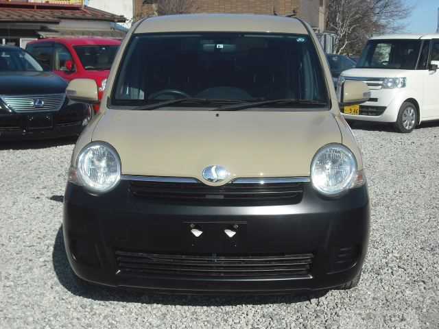 2011 Toyota Sienta