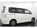 2013 Toyota Voxy
