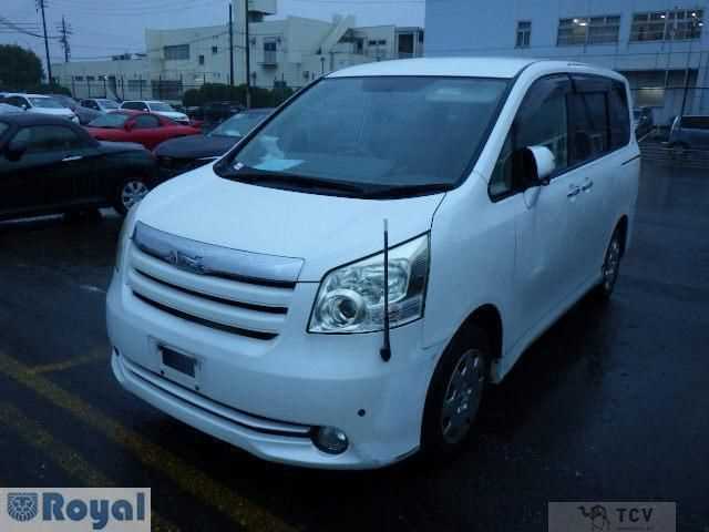 2010 Toyota Noah