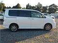 2010 Toyota Voxy