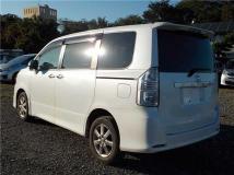 2010 Toyota Voxy